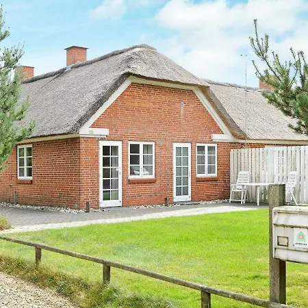 Three-bedroom Holiday In 57 Holiday home