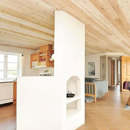 Three-bedroom Holiday In 57 * Blavand