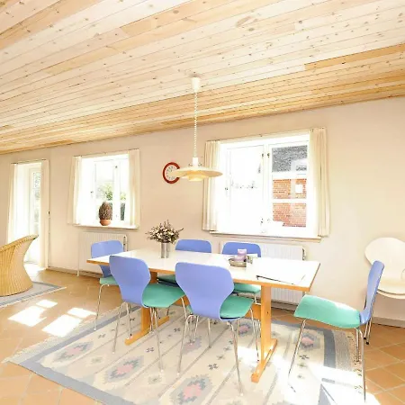 Three-bedroom Holiday In 57 Blavand
