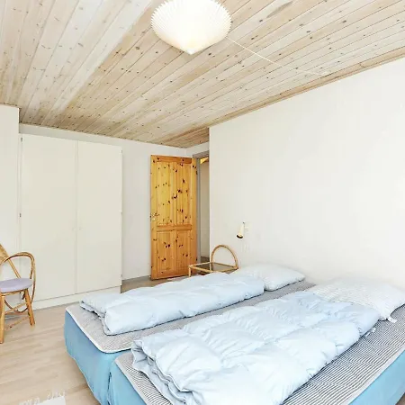 Holiday home Three-bedroom Holiday In 57 Blavand